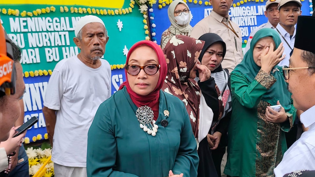 Menteri PPPA Minta KAI Gerbong Wanita Dipindah usai Tabrakan KA Menteri PPPA Minta KAI Gerbong Wanita Dipindah usai Tabrakan KA