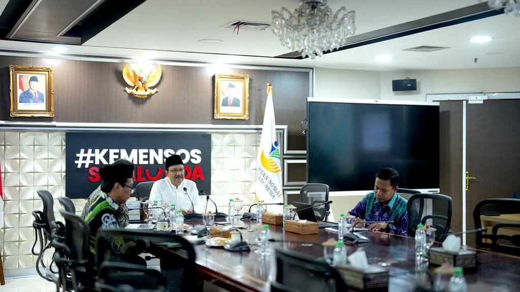 Mensos Minta Anak Terlantar Jadi Prioritas Masuk Sekolah Rakyat Mensos Minta Anak Terlantar Jadi Prioritas Masuk Sekolah Rakyat
