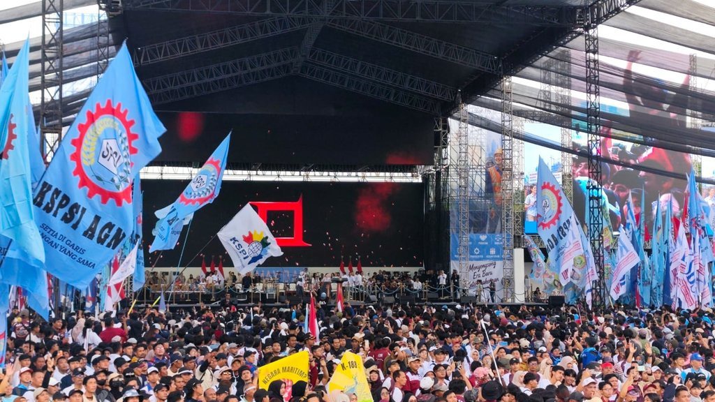Ribuan Buruh Padati Monas Peringati May Day 2026 Ribuan Buruh Padati Monas Peringati May Day 2026