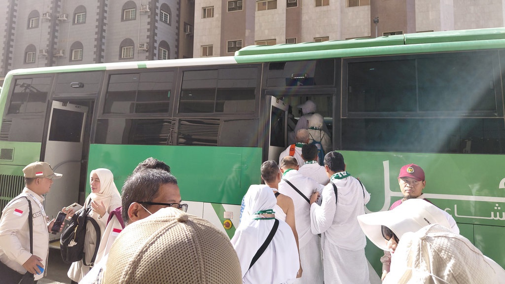12 Jemaah Lansia dari Kloter 3 Banten Umrah Wajib Malam Hari 12 Jemaah Lansia dari Kloter 3 Banten Umrah Wajib Malam Hari