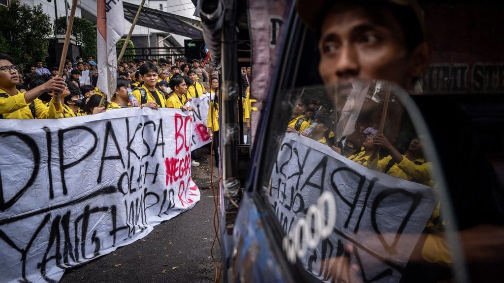 Demo Mahasiswa Hari Ini di Bundaran HI, BEM UI Bawa 3.000 Massa Demo Mahasiswa Hari Ini di Bundaran HI, BEM UI Bawa 3.000 Massa