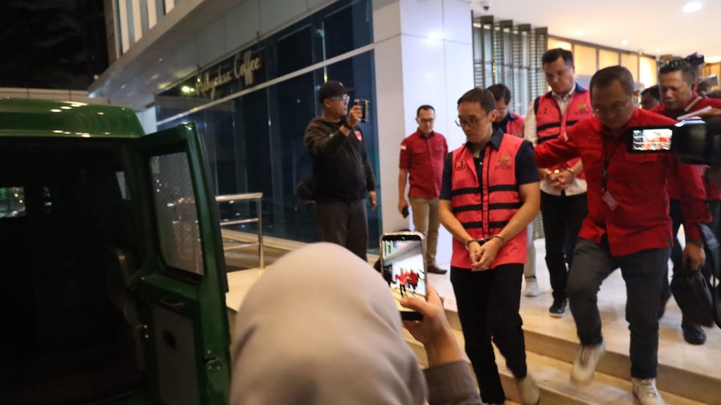 Kejati DKI Tetapkan 3 Tersangka Dugaan Korupsi Kredit KoinWorks Kejati DKI Tetapkan 3 Tersangka Dugaan Korupsi Kredit KoinWorks