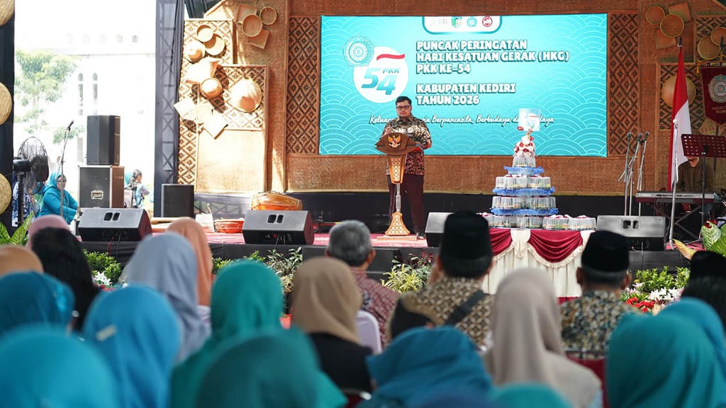 Mas Dhito Minta PKK Fokus Dampingi Keluarga Desil 1-4 Mas Dhito Minta PKK Fokus Dampingi Keluarga Desil 1-4
