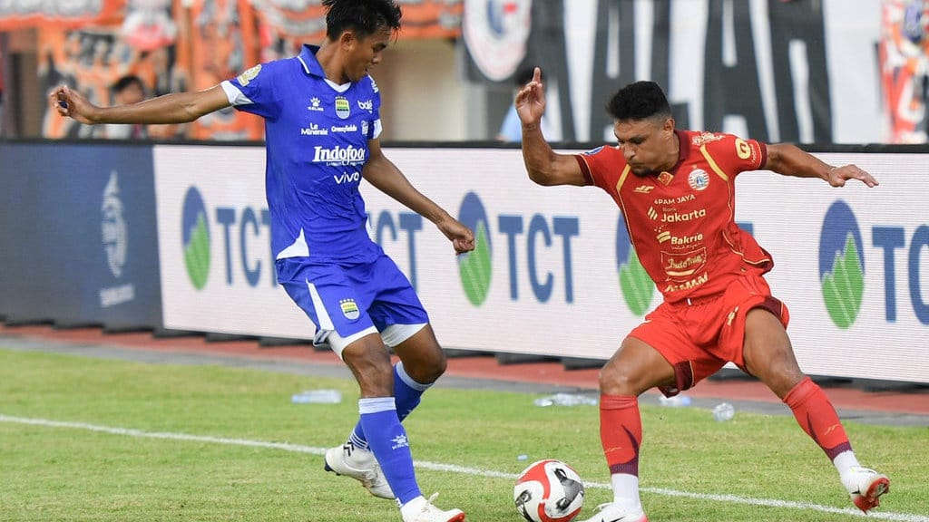 Hasil Persija vs Persib Skor 1-2: Kans Maung Juara Kian Terbuka! Hasil Persija vs Persib Skor 1-2: Kans Maung Juara Kian Terbuka!