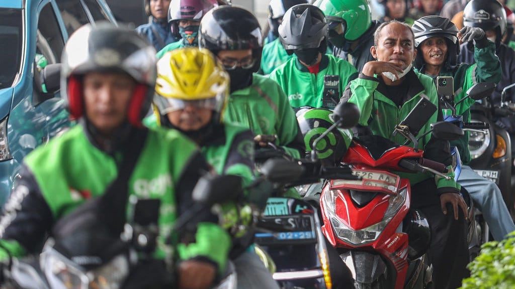 Menhub Pastikan Tarif Ojek Online Tidak Naik Menhub Pastikan Tarif Ojek Online Tidak Naik