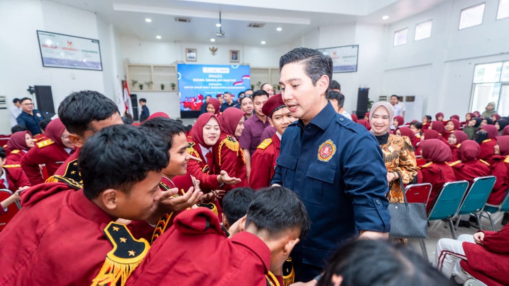 Ketum Karang Taruna dan Gus Ipul Tinjau Sekolah Rakyat di Bekasi Ketum Karang Taruna dan Gus Ipul Tinjau Sekolah Rakyat di Bekasi