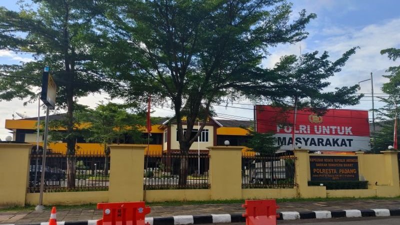 Tega Siksa Anak Balita Sebulan, Pria di Padang Diringkus Polisi Tega Siksa Anak Balita Sebulan, Pria di Padang Diringkus Polisi