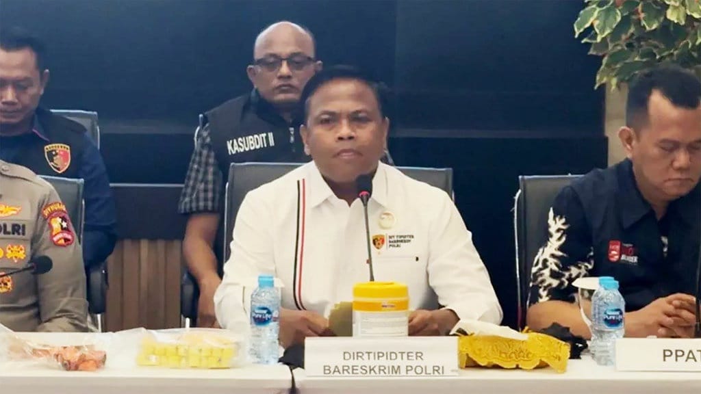 Bareskrim Asistensi Kasus Penyelundupan Pasir Timah di Belitung Bareskrim Asistensi Kasus Penyelundupan Pasir Timah di Belitung