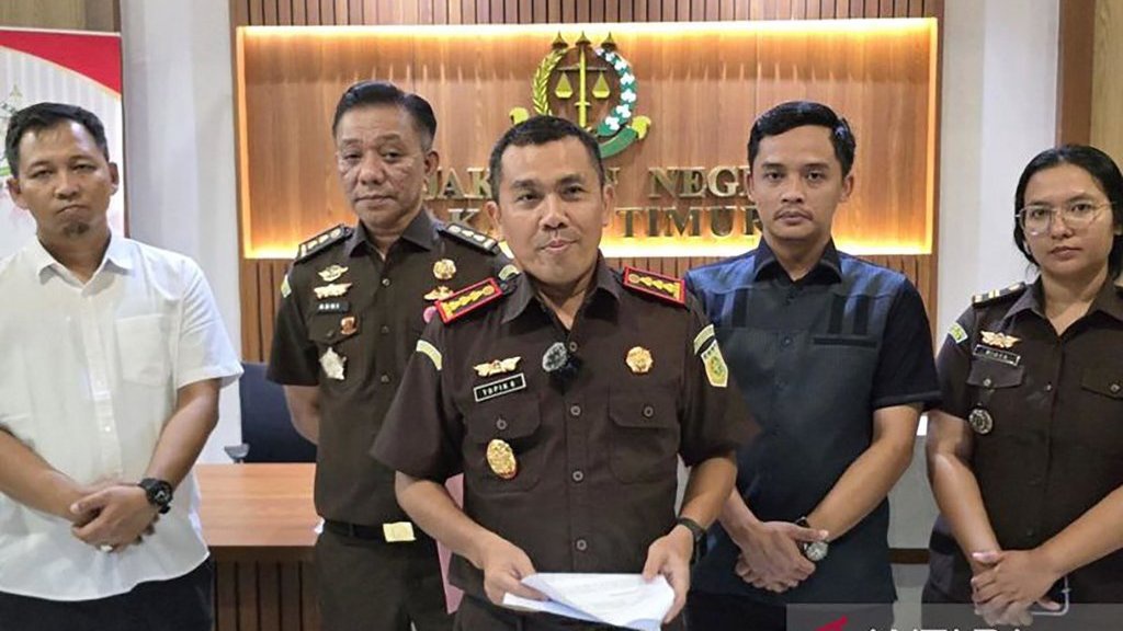 Kejari Jaktim Tetapkan 3 Tersangka Korupsi Pengadaan Mesin Jahit Kejari Jaktim Tetapkan 3 Tersangka Korupsi Pengadaan Mesin Jahit
