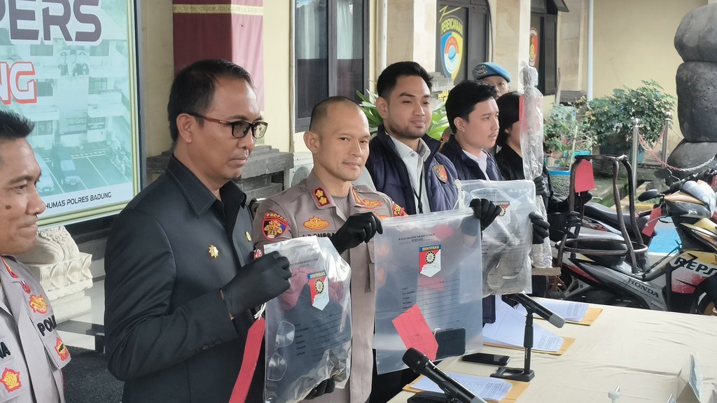 Polisi Tangkap 4 Orang Pembunuh Pria Bertato di Abiansemal Polisi Tangkap 4 Orang Pembunuh Pria Bertato di Abiansemal