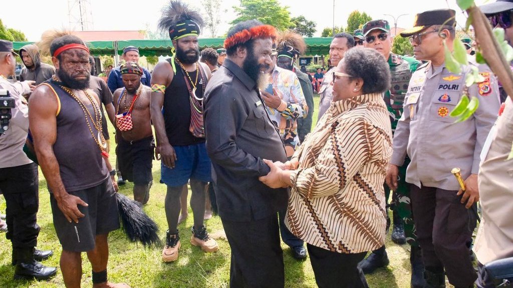 Wamendagri Kawal Ritual Adat Damai Perang Suku di Wamena Wamendagri Kawal Ritual Adat Damai Perang Suku di Wamena