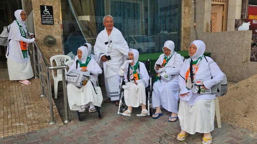 Jemaah Haji Indonesia Mulai Didorong ke Arafah Hari Ini Jemaah Haji Indonesia Mulai Didorong ke Arafah Hari Ini