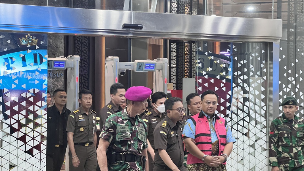 Kejagung Tetapkan Eks Anggota Ombudsman Yeka Jadi Tersangka OOJ Kejagung Tetapkan Eks Anggota Ombudsman Yeka Jadi Tersangka OOJ
