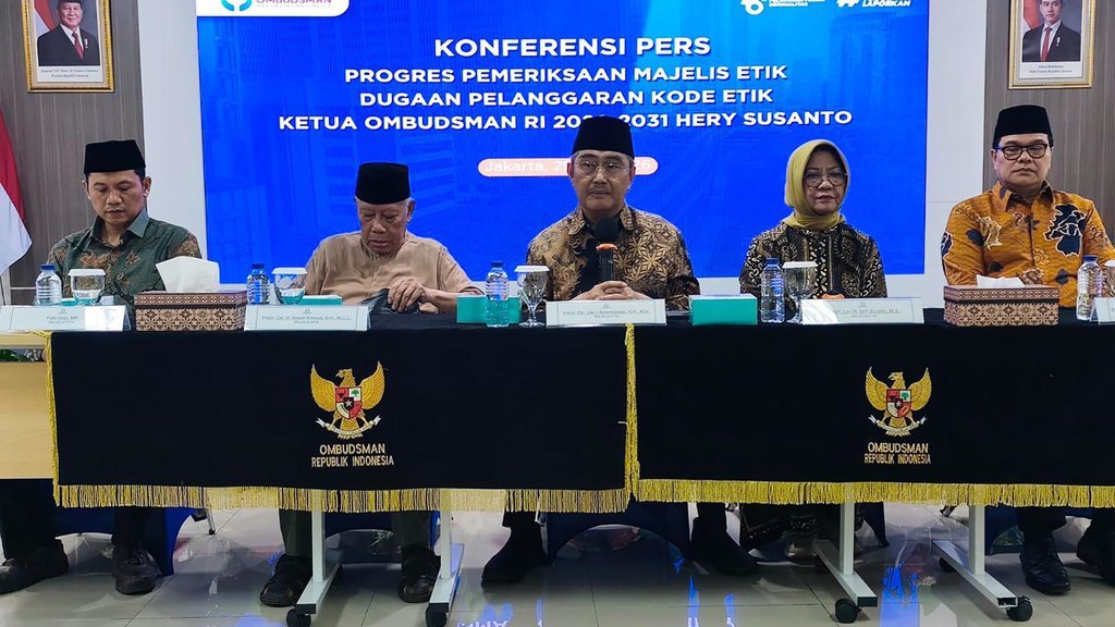 Majelis Etik Sebut Ombudsman Sudah Minta Hery Susanto Mundur Majelis Etik Sebut Ombudsman Sudah Minta Hery Susanto Mundur