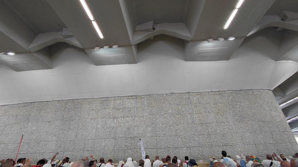 Koordinasi dan Komunikasi Jadi Kunci Petugas MCR di Jamarat Koordinasi dan Komunikasi Jadi Kunci Petugas MCR di Jamarat