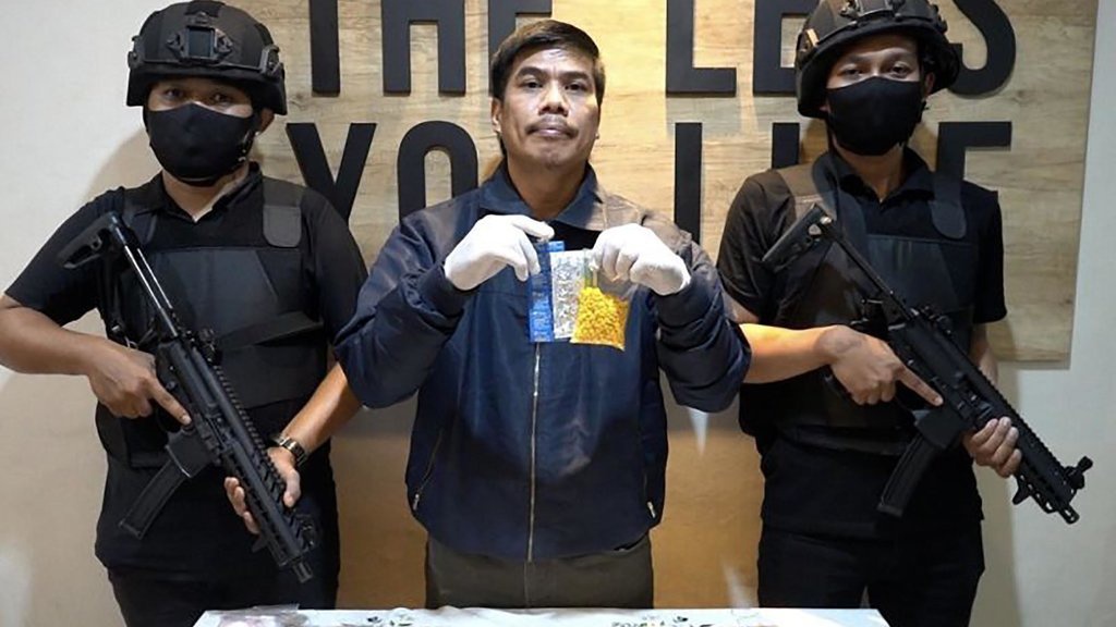 Polisi Gerebek Warung Sembako Jagakarsa, Sita Ribuan Obat Ilegal Polisi Gerebek Warung Sembako Jagakarsa, Sita Ribuan Obat Ilegal