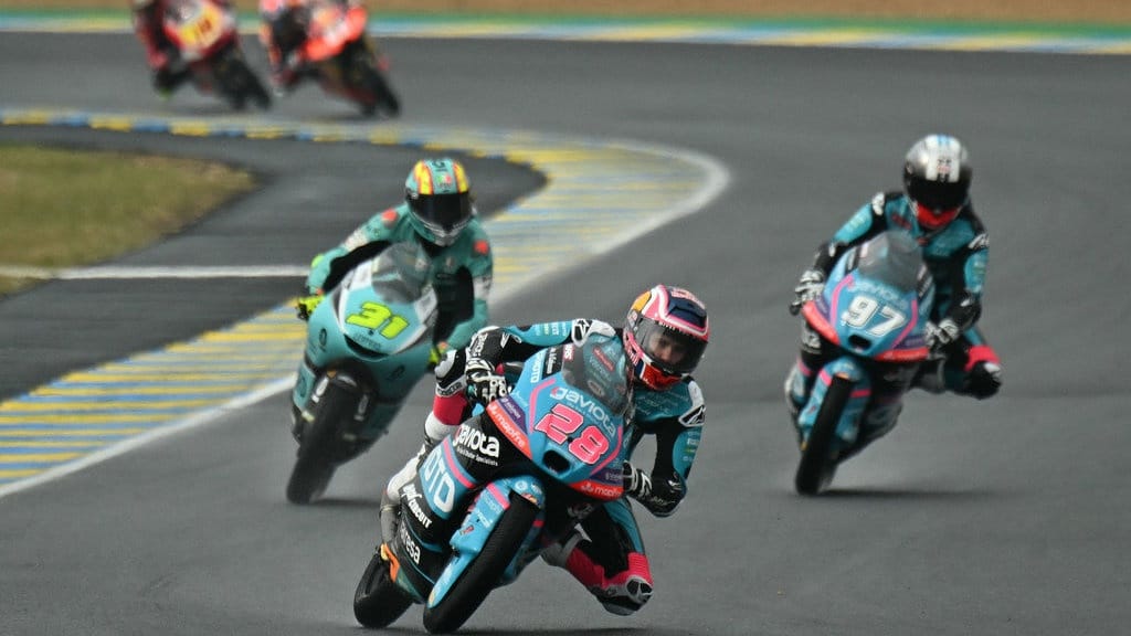 Hasil Moto3 Hungaria 2026: Veda Ega Kena Penalti, Finis P16 Hasil Moto3 Hungaria 2026: Veda Ega Kena Penalti, Finis P16