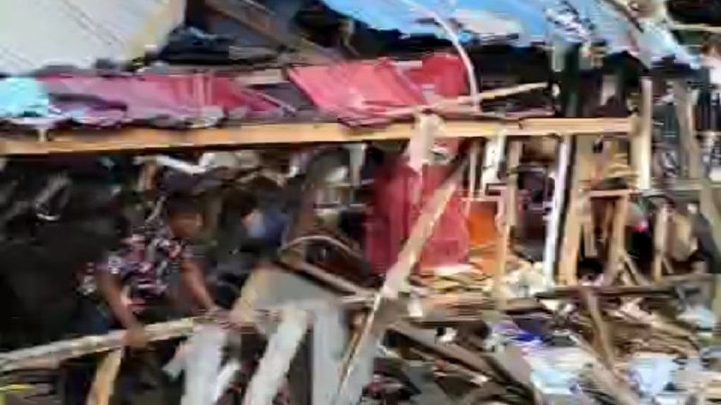 Ledakan Bom Bekas Perang Dunia II Meledak di Biak, Lima Tewas Ledakan Bom Bekas Perang Dunia II Meledak di Biak, Lima Tewas