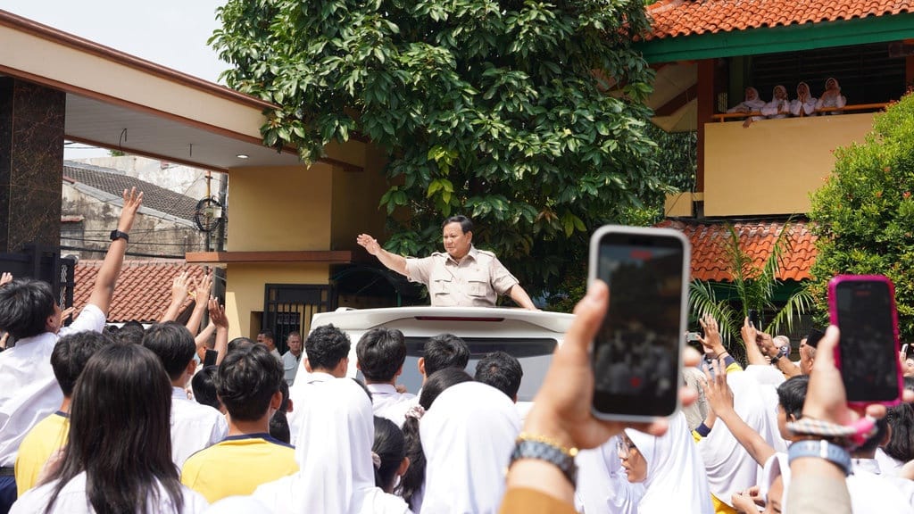 Prabowo Ungkap Angka Hoki 8 dan 13 saat Kunjungi Sekolah Rakyat Prabowo Ungkap Angka Hoki 8 dan 13 saat Kunjungi Sekolah Rakyat