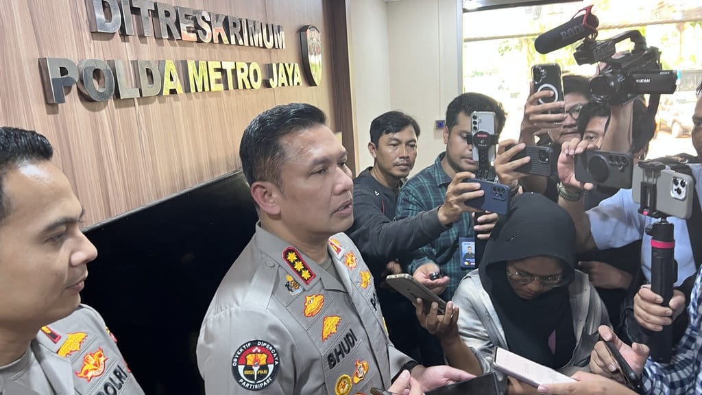Polisi Turun Tangan Usut Dugaan Pungli & Pesta Miras di Kalijodo Polisi Turun Tangan Usut Dugaan Pungli & Pesta Miras di Kalijodo
