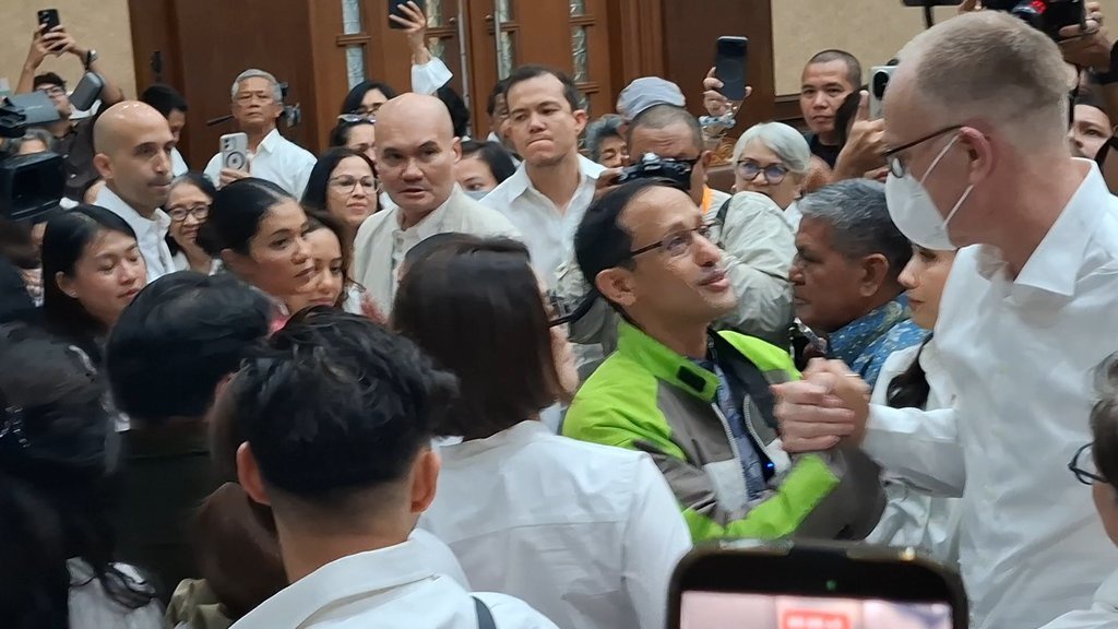 Nadiem Sebut Tim Hukumnya Disuntik Vitamin demi Rancang Pleidoi Nadiem Sebut Tim Hukumnya Disuntik Vitamin demi Rancang Pleidoi