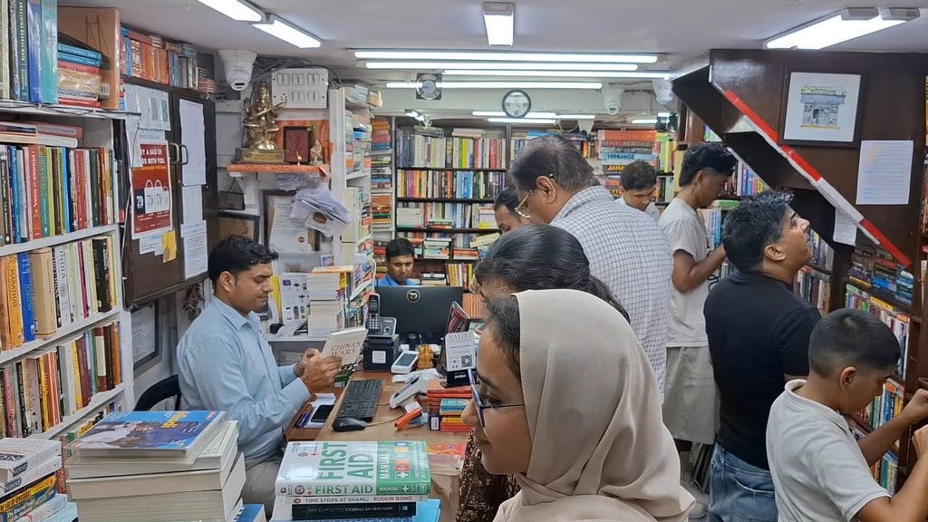 Kenang Pemilik Toko Buku Bahrisons Dikunjungi Presiden Prabowo Kenang Pemilik Toko Buku Bahrisons Dikunjungi Presiden Prabowo