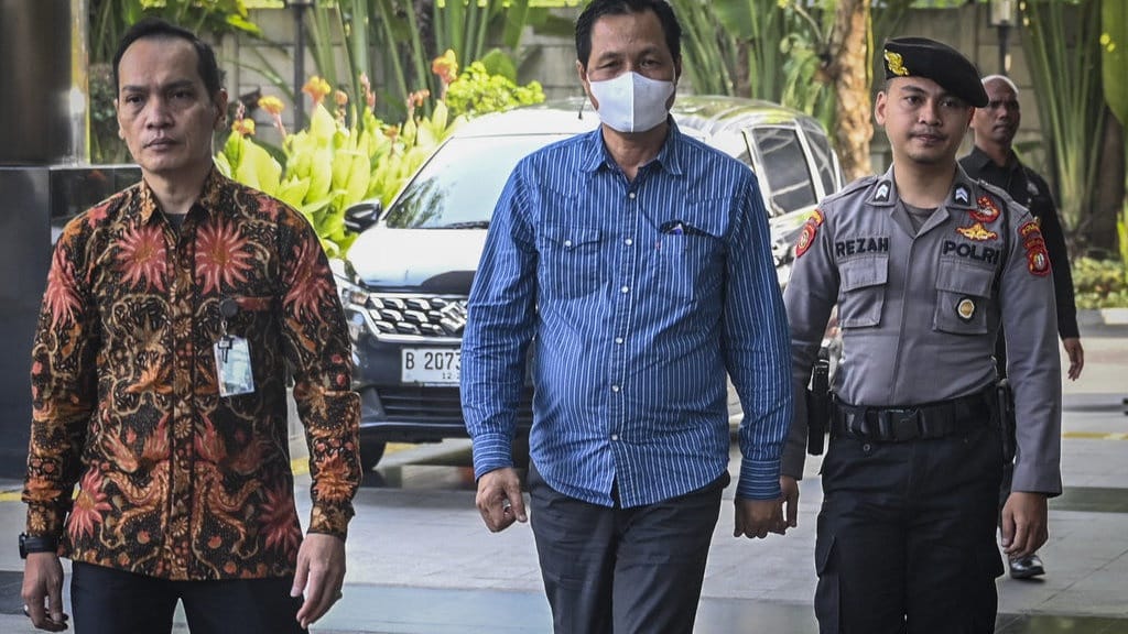 KPK Tetapkan Bupati Muara Enim Edison Jadi Tersangka Korupsi KPK Tetapkan Bupati Muara Enim Edison Jadi Tersangka Korupsi