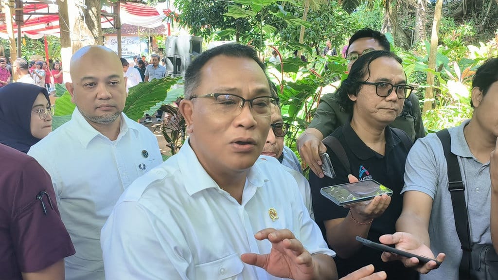 Menteri LH: Kebakaran TPA Jatiwaringin Tersisa 1,5 Hektare Menteri LH: Kebakaran TPA Jatiwaringin Tersisa 1,5 Hektare