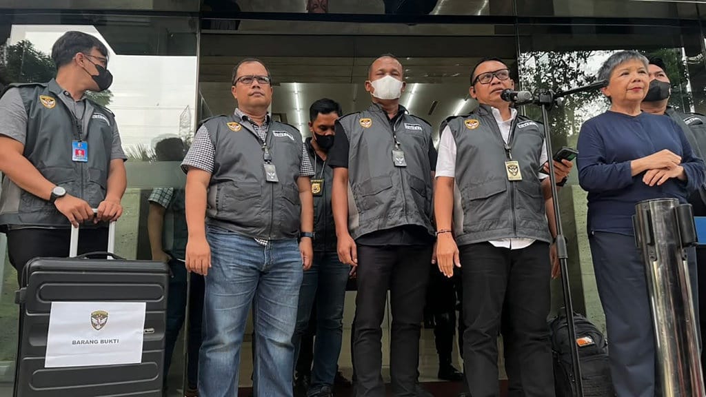 Polri Sita Sekoper Dokumen usai Geledah WIKA Tower Tujuh Jam Polri Sita Sekoper Dokumen usai Geledah WIKA Tower Tujuh Jam