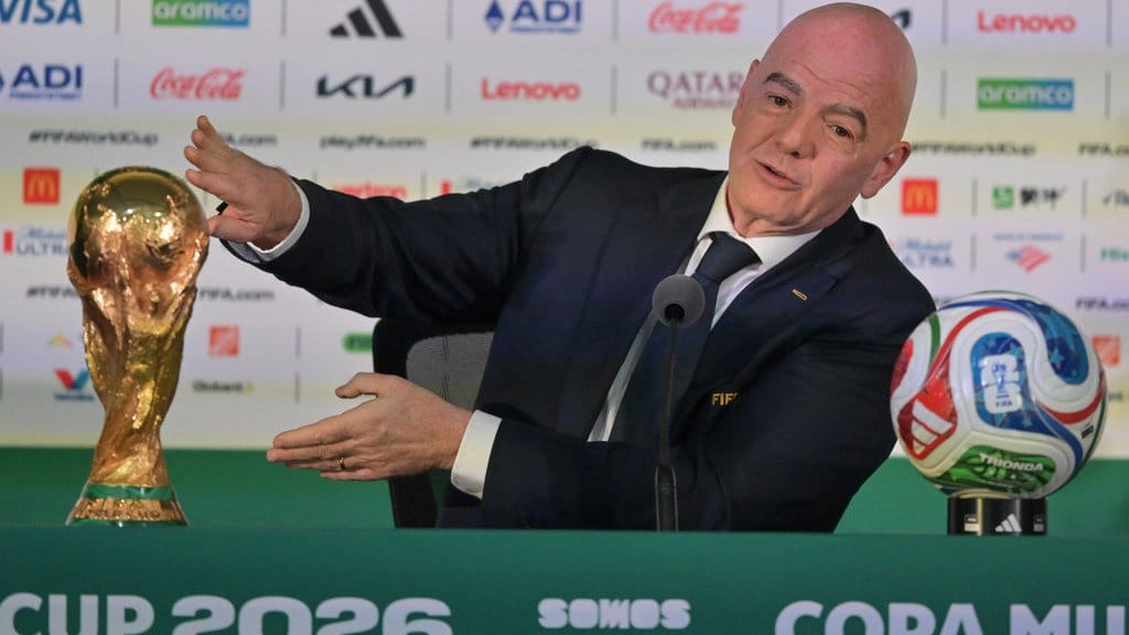 Kronologi Usulan FIFA Jual Saham Piala Dunia & Penolakan UEFA Kronologi Usulan FIFA Jual Saham Piala Dunia & Penolakan UEFA