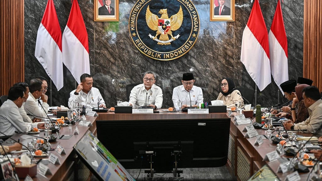 Zulhas Sebut Pemerintah Akan Pastikan Ulang Jumlah Penerima MBG Zulhas Sebut Pemerintah Akan Pastikan Ulang Jumlah Penerima MBG