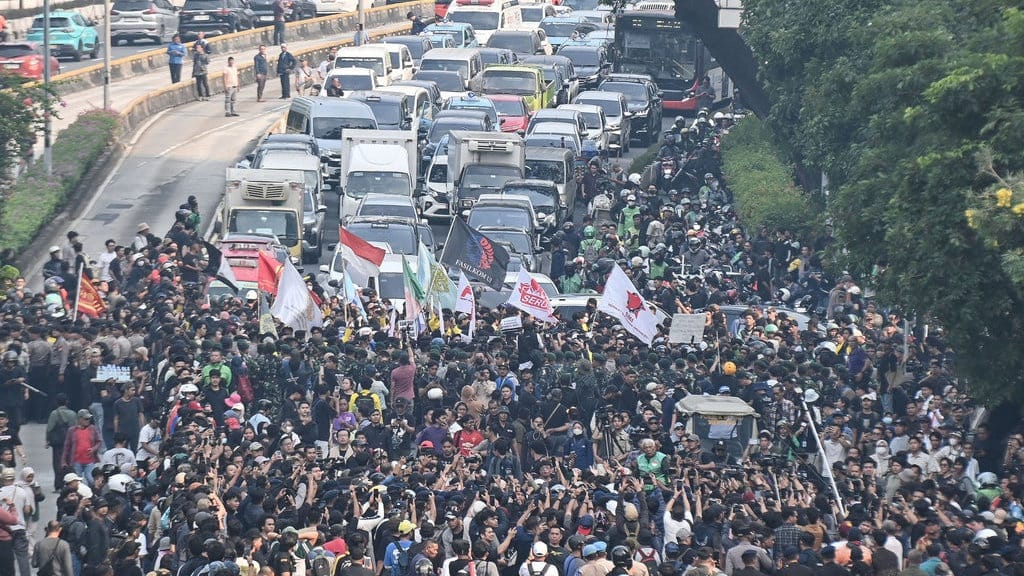 Alasan Polisi Cegat Mahasiswa Pedemo saat Menuju Bundaran HI Alasan Polisi Cegat Mahasiswa Pedemo saat Menuju Bundaran HI