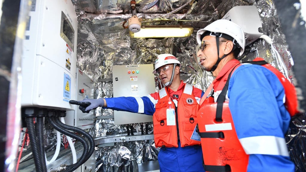 Kapal Pertamina Pakai Energi Bersih, Pangkas Emisi 79 Ton/Tahun Kapal Pertamina Pakai Energi Bersih, Pangkas Emisi 79 Ton/Tahun