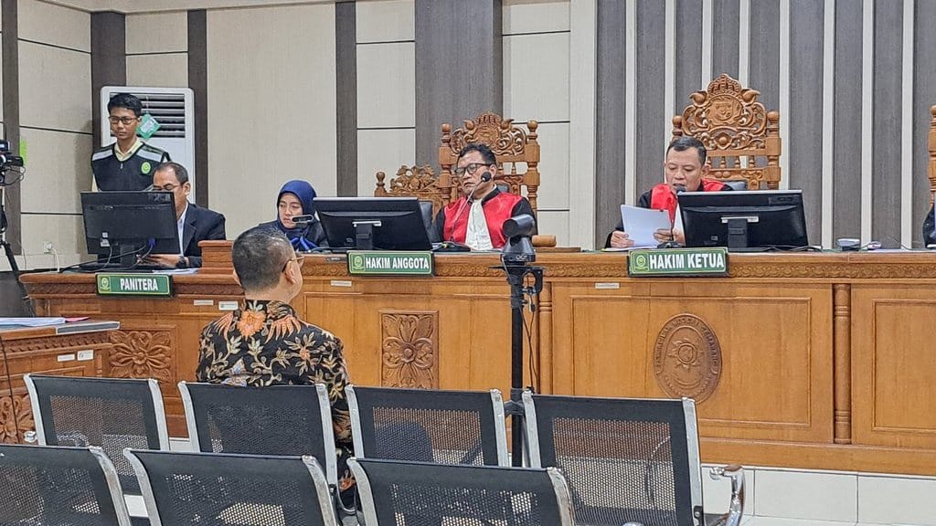 Sudewo Didakwa Terima Gratifikasi Rp3,8 M dari Proyek Rel DJKA Sudewo Didakwa Terima Gratifikasi Rp3,8 M dari Proyek Rel DJKA