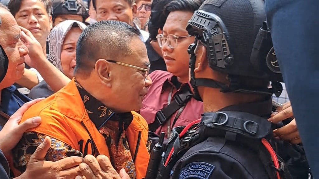 Bupati Sudewo Bantah Terima Suap-Pungli Rp6,36 Miliar Bupati Sudewo Bantah Terima Suap-Pungli Rp6,36 Miliar