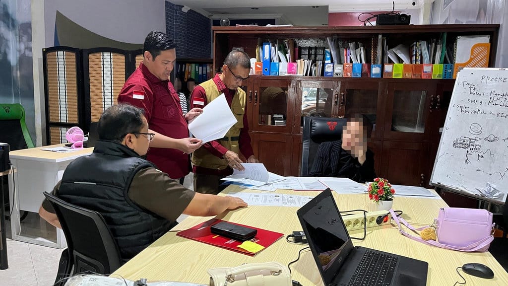 Proyek Perpus Digital Rp13 M Bermasalah, Disdik Sulsel Digeledah Proyek Perpus Digital Rp13 M Bermasalah, Disdik Sulsel Digeledah