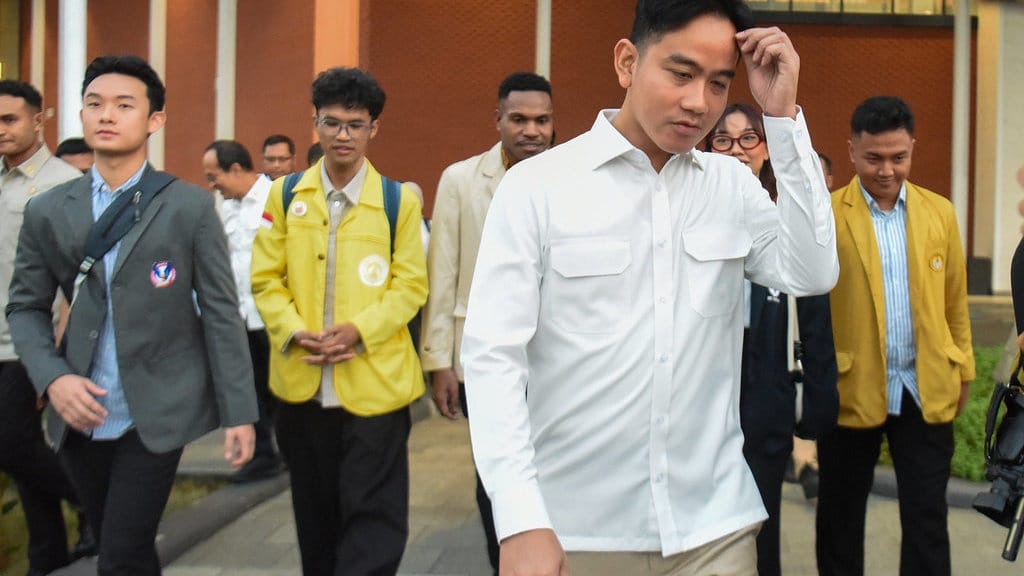 Daftar Mahasiswa yang Diajak Gibran ke Ende, Gorontalo, Papua Daftar Mahasiswa yang Diajak Gibran ke Ende, Gorontalo, Papua