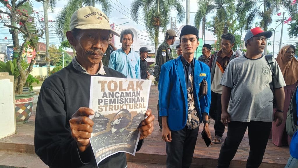 Tolak Alih Fungsi Lahan, Petani Silo Demo di DPRD Jember Tolak Alih Fungsi Lahan, Petani Silo Demo di DPRD Jember