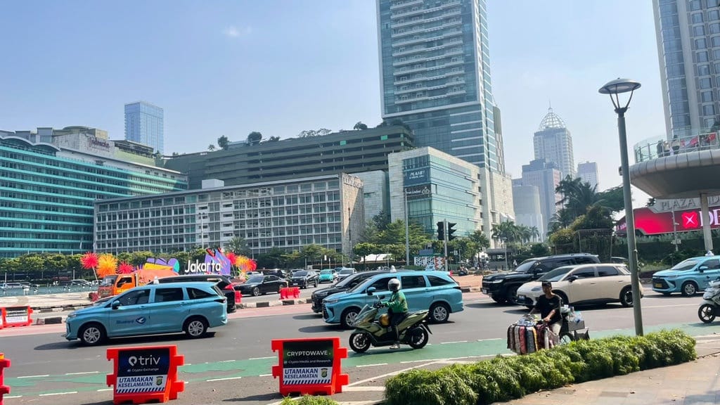 Lalu Lintas Bundaran HI Siang Ini Lancar Jelang Demo PP ISMEI Lalu Lintas Bundaran HI Siang Ini Lancar Jelang Demo PP ISMEI