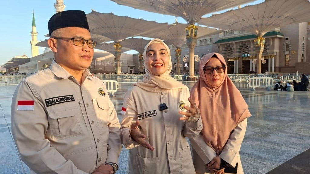 Kemenhaj: Jemaah Haji Indonesia Tertib Saat Antre Masuk Raudhah Kemenhaj: Jemaah Haji Indonesia Tertib Saat Antre Masuk Raudhah