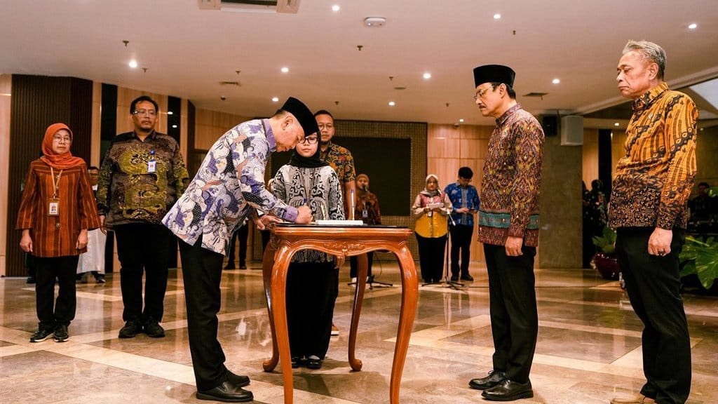 Gus Ipul Lantik 8 Pejabat Kemensos, Minta Jaga Amanah Rakyat Gus Ipul Lantik 8 Pejabat Kemensos, Minta Jaga Amanah Rakyat