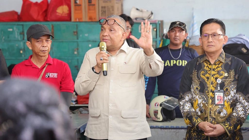 Wamenaker Mediasi Kasus PHK 133 Pekerja PT Amos Indah Indonesia Wamenaker Mediasi Kasus PHK 133 Pekerja PT Amos Indah Indonesia