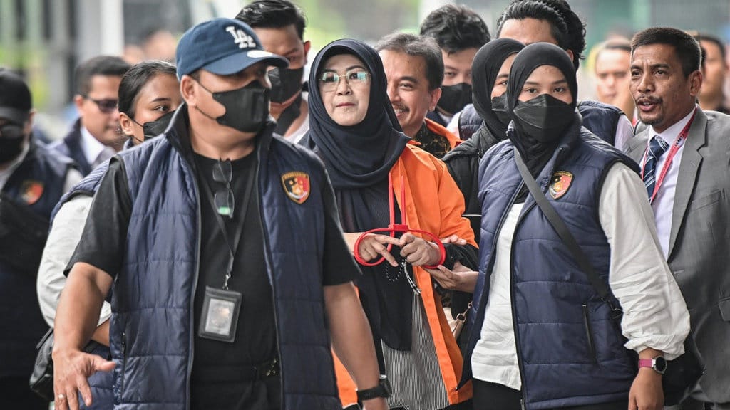 Dokter Tifa Cabut Gugatan Praperadilan Dokter Tifa Cabut Gugatan Praperadilan