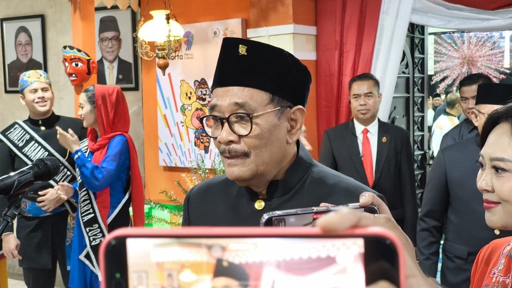 Djarot PDIP Duga Safari Jokowi Persiapkan Gibran Jadi Presiden Djarot PDIP Duga Safari Jokowi Persiapkan Gibran Jadi Presiden