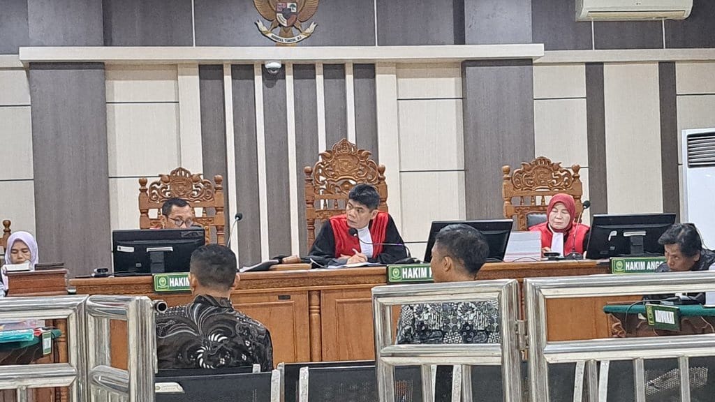Hakim Minta Eks Pangdam Widi Dihadirkan Langsung di Sidang TPPU Hakim Minta Eks Pangdam Widi Dihadirkan Langsung di Sidang TPPU