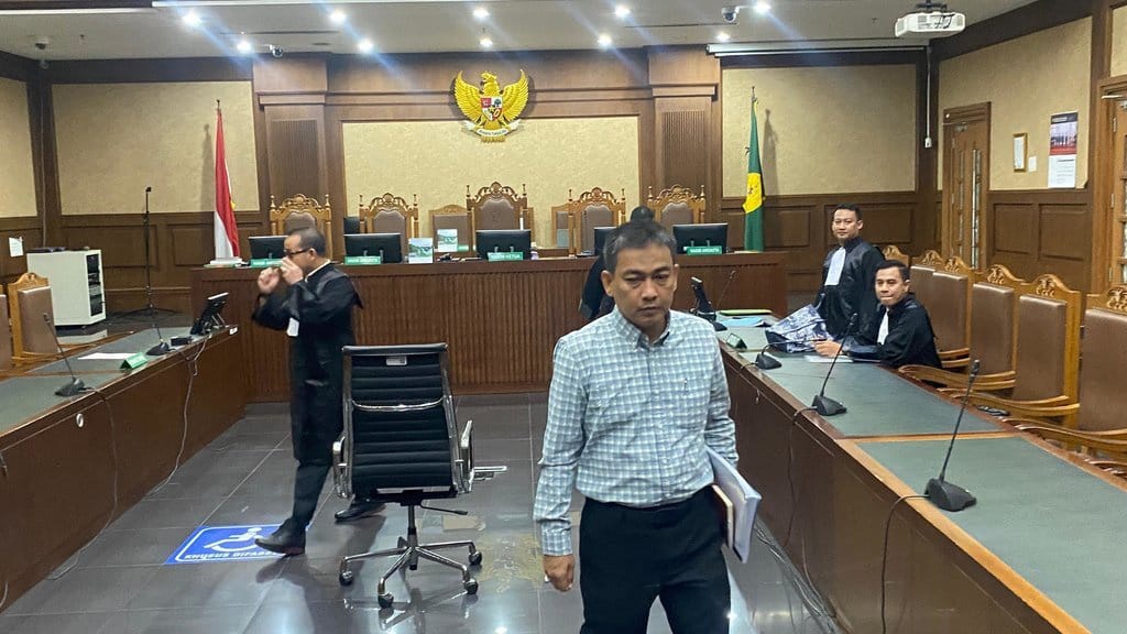 Eks Ketua Ombudsman Hery Susanto Didakwa Terima Suap Rp4,8 M Eks Ketua Ombudsman Hery Susanto Didakwa Terima Suap Rp4,8 M