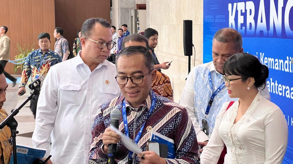 Mendiktisaintek Brian Mulai Hitung Anggaran Kuliah Negeri Gratis Mendiktisaintek Brian Mulai Hitung Anggaran Kuliah Negeri Gratis