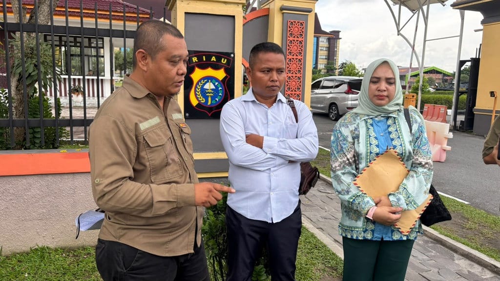 9 Warga Diduga Dianiaya dan Diperas Anggota Polsek Rupat Utara 9 Warga Diduga Dianiaya dan Diperas Anggota Polsek Rupat Utara
