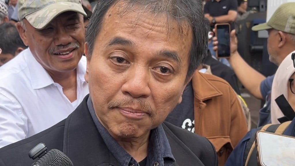 Roy Suryo Hadiri Sidang Dakwaan Dokter Tifa, Beri Dukungan Moral Roy Suryo Hadiri Sidang Dakwaan Dokter Tifa, Beri Dukungan Moral
