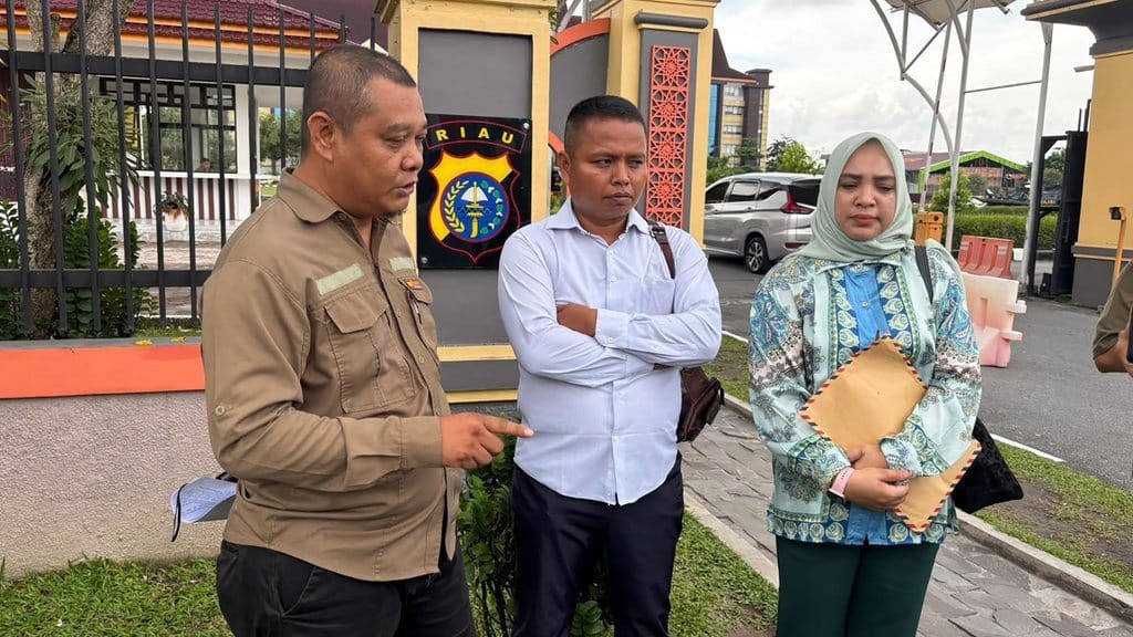 Ipda ES Dicopot usai Diduga Aniaya 9 Warga di Bengkalis Ipda ES Dicopot usai Diduga Aniaya 9 Warga di Bengkalis